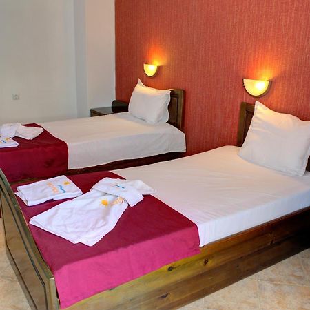 Hotel Feniks لوزينيتس المظهر الخارجي الصورة