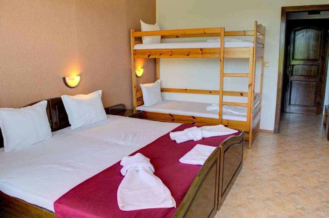 Hotel Feniks لوزينيتس المظهر الخارجي الصورة